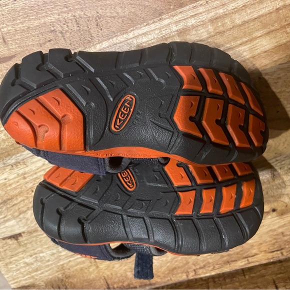 - Toddler size 7 keen water sandal - Picture 4 of 7